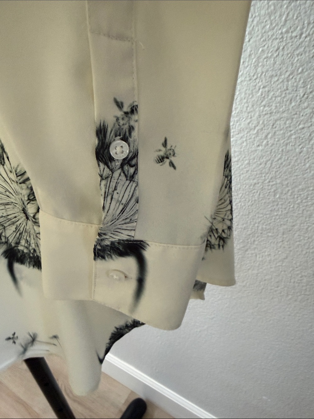 Express Cream Button-Down Portofino Blouse with Black Dandelion Print - Picture 6 of 7